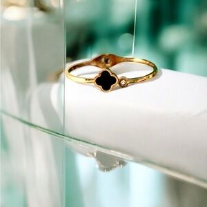 Rose Gold plated & Black Clover Hinged Bracelet